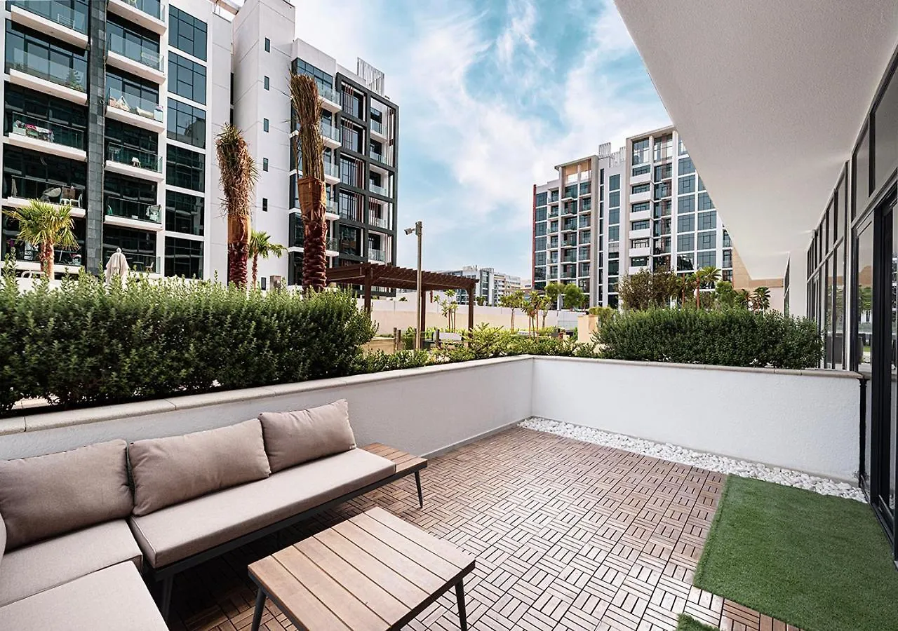 1Br Gem With Pool 15 Mins To Downtown Dubai Apartment