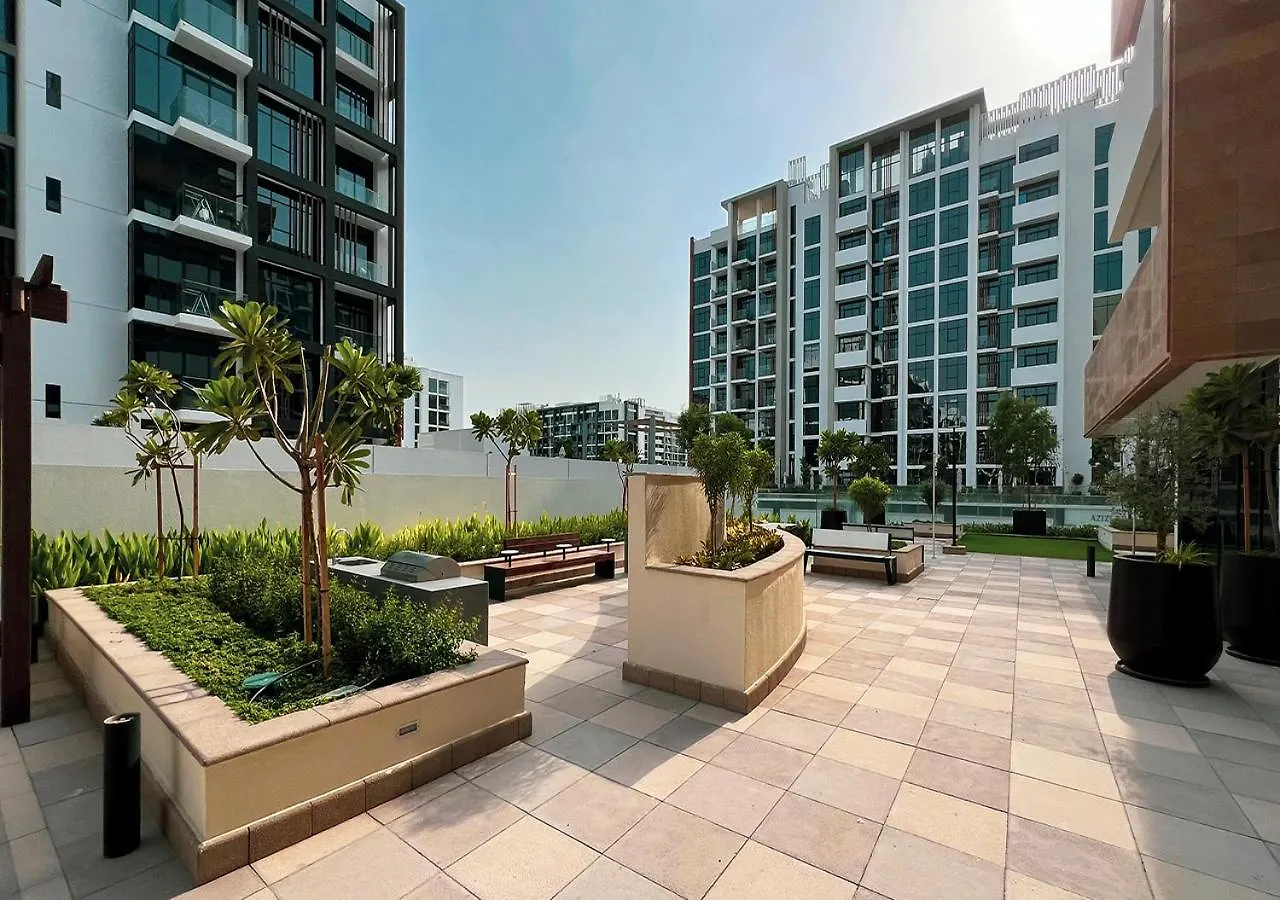 1Br Gem With Pool 15 Mins To Downtown Dubai Apartment
