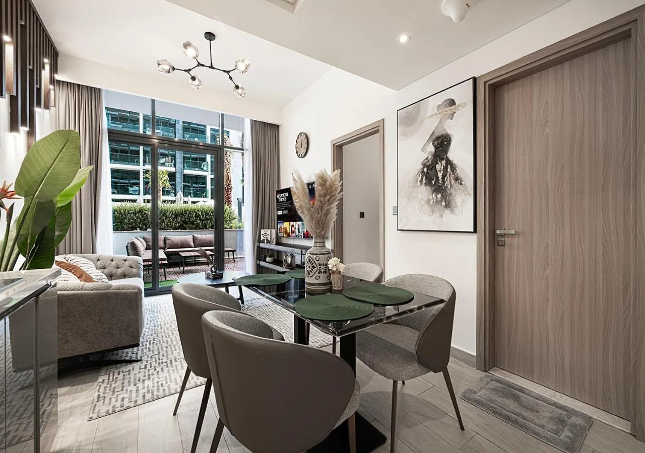 1Br Gem With Pool 15 Mins To Downtown Dubai Apartment