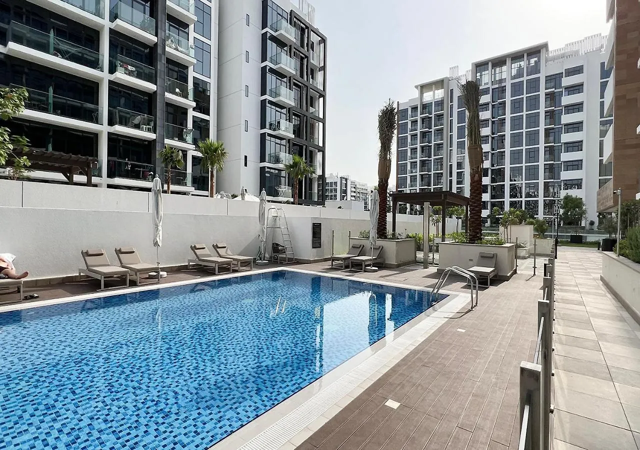 1Br Gem With Pool 15 Mins To Downtown Dubai Apartment
