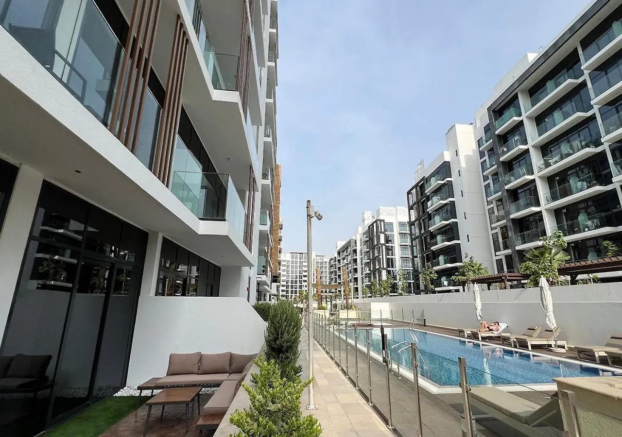 1Br Gem With Pool 15 Mins To Downtown Dubai Apartment