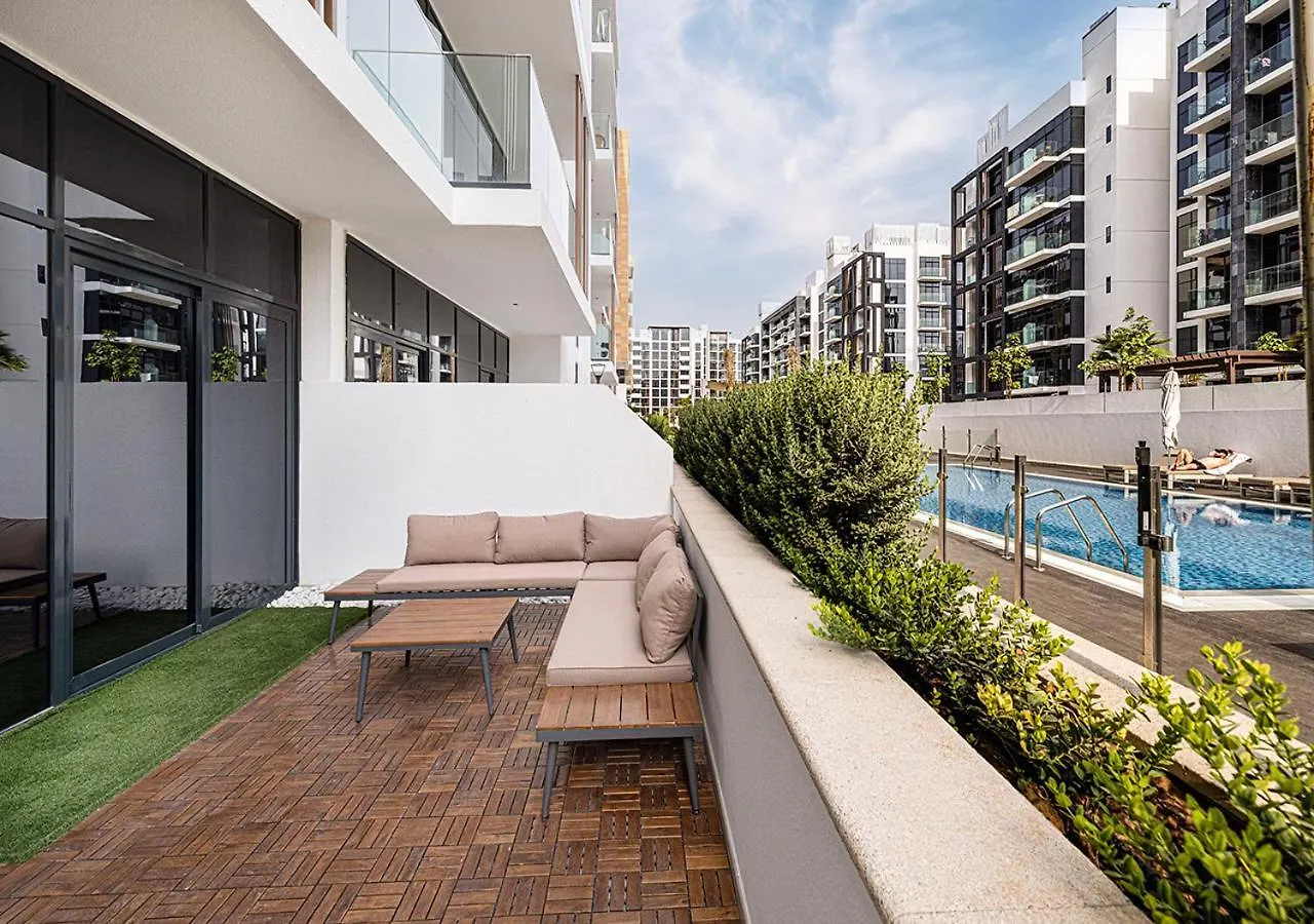 1Br Gem With Pool 15 Mins To Downtown Dubai location